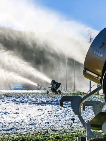 snow‑making machine