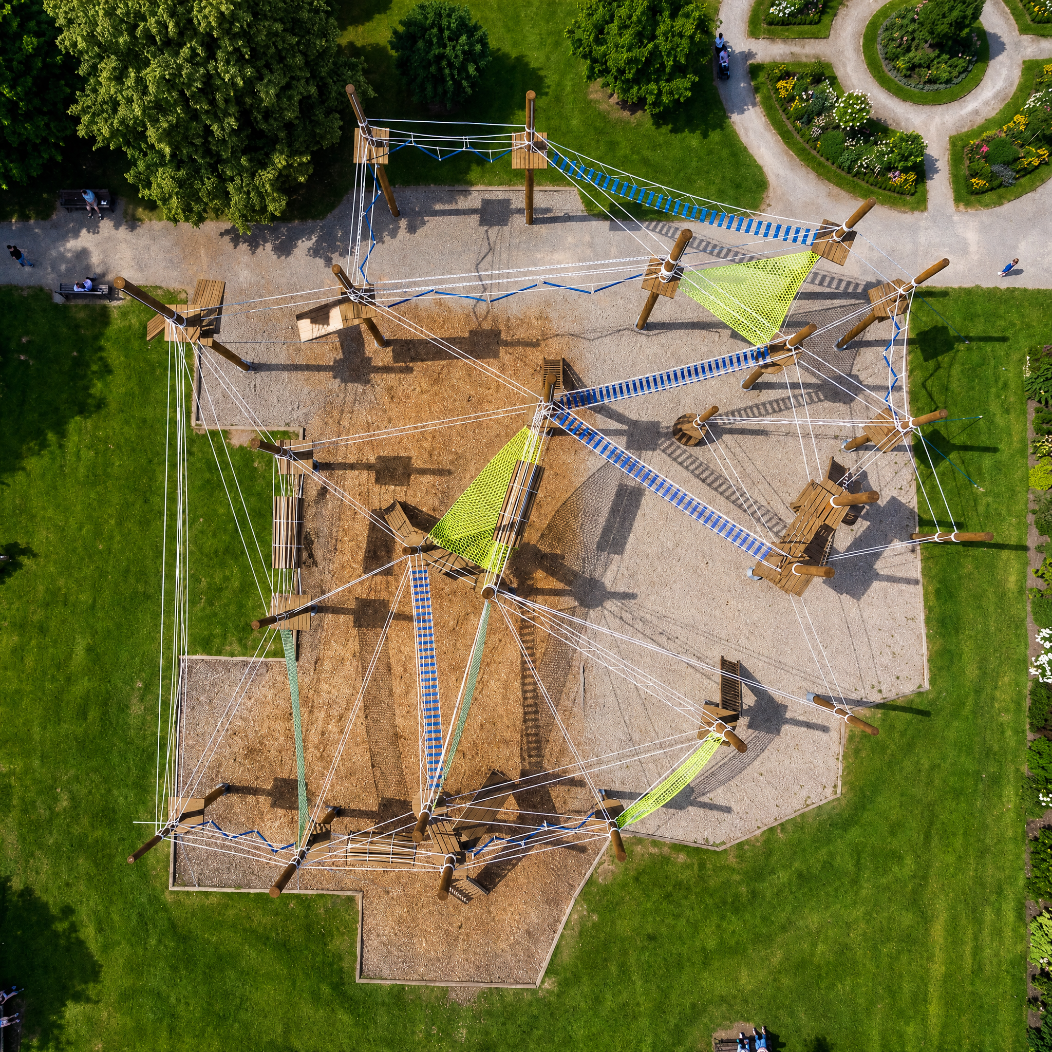 rope bridge playground 4