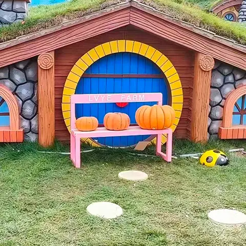 The sub-center of the city has added a baby-walking resort!